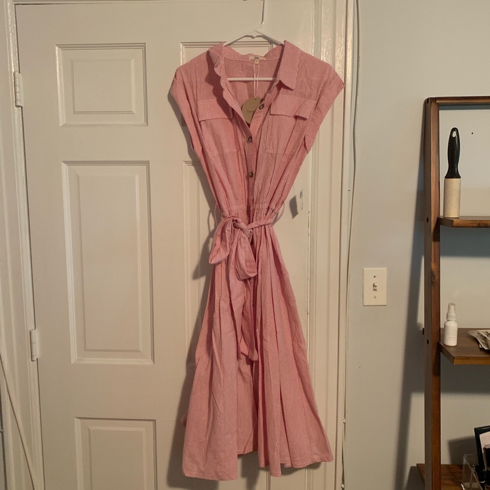 Button-down striped shirtdress—with pockets!